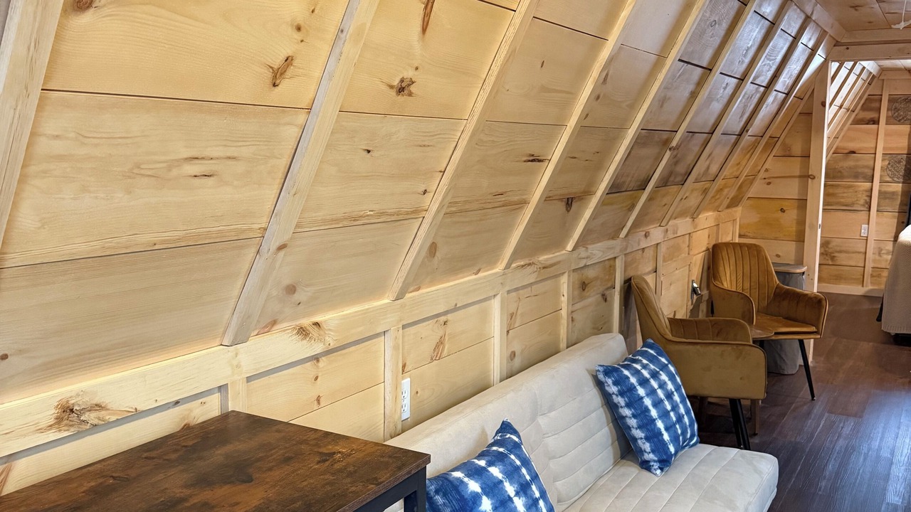 Photo of Livingroom in Oakland