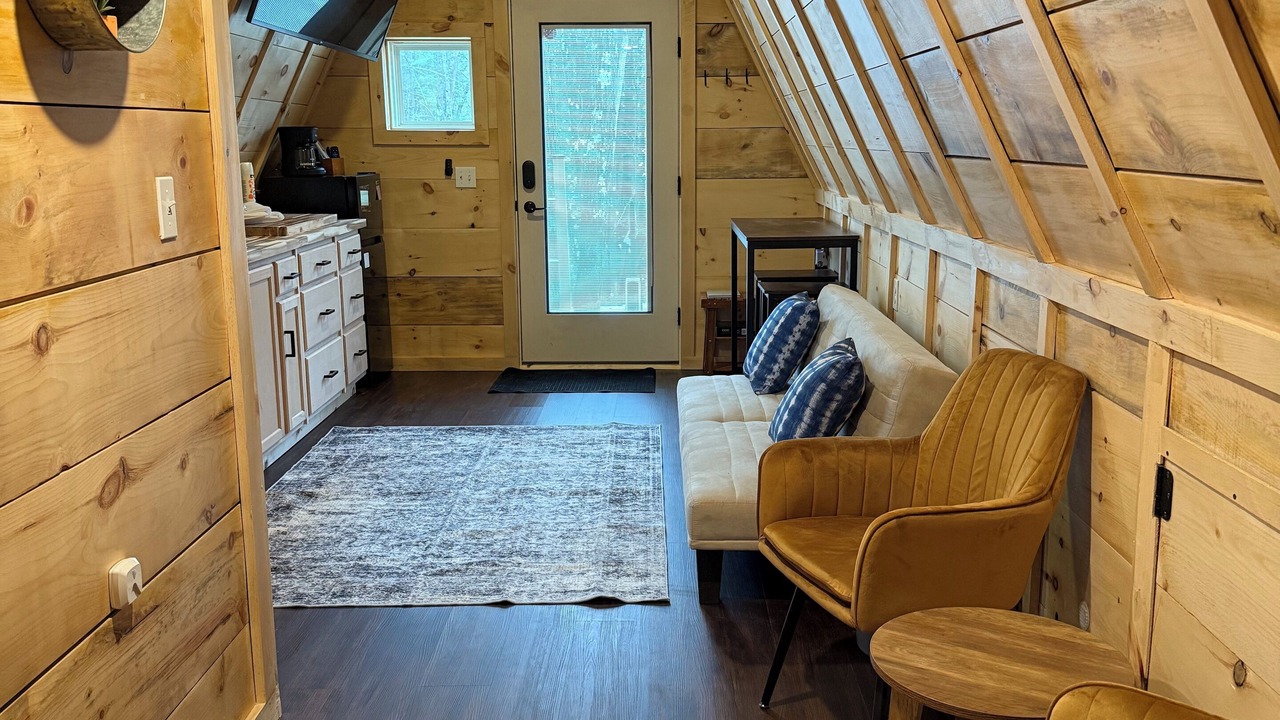 Photo of Livingroom in Oakland