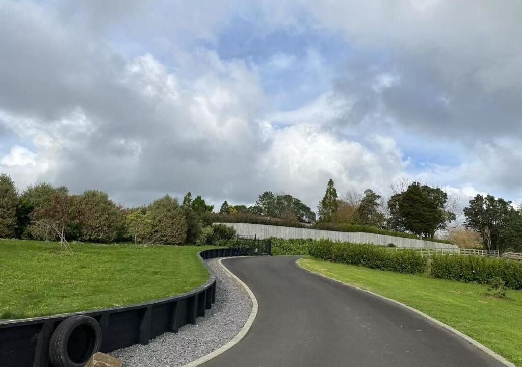 Photo of Others in Buckland