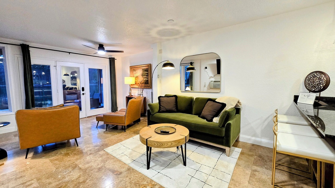 Photo of Livingroom in Mid America