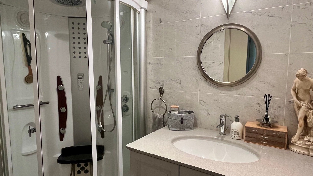 Photo of Bathroom in Gonneville-sur-Mer