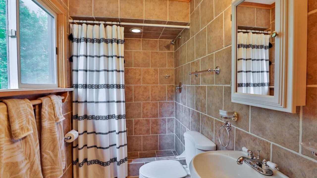 Photo of Bathroom in Hunter