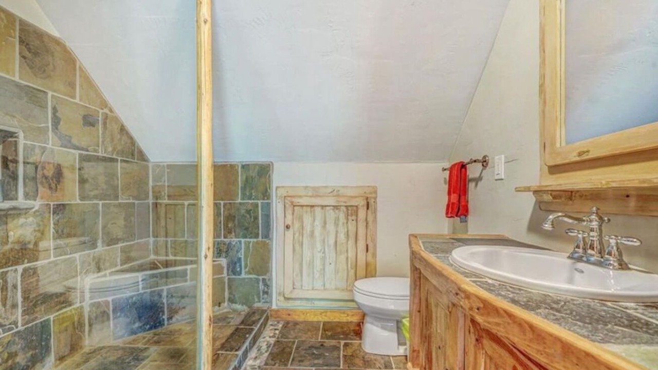 Photo of Bathroom in Hunter