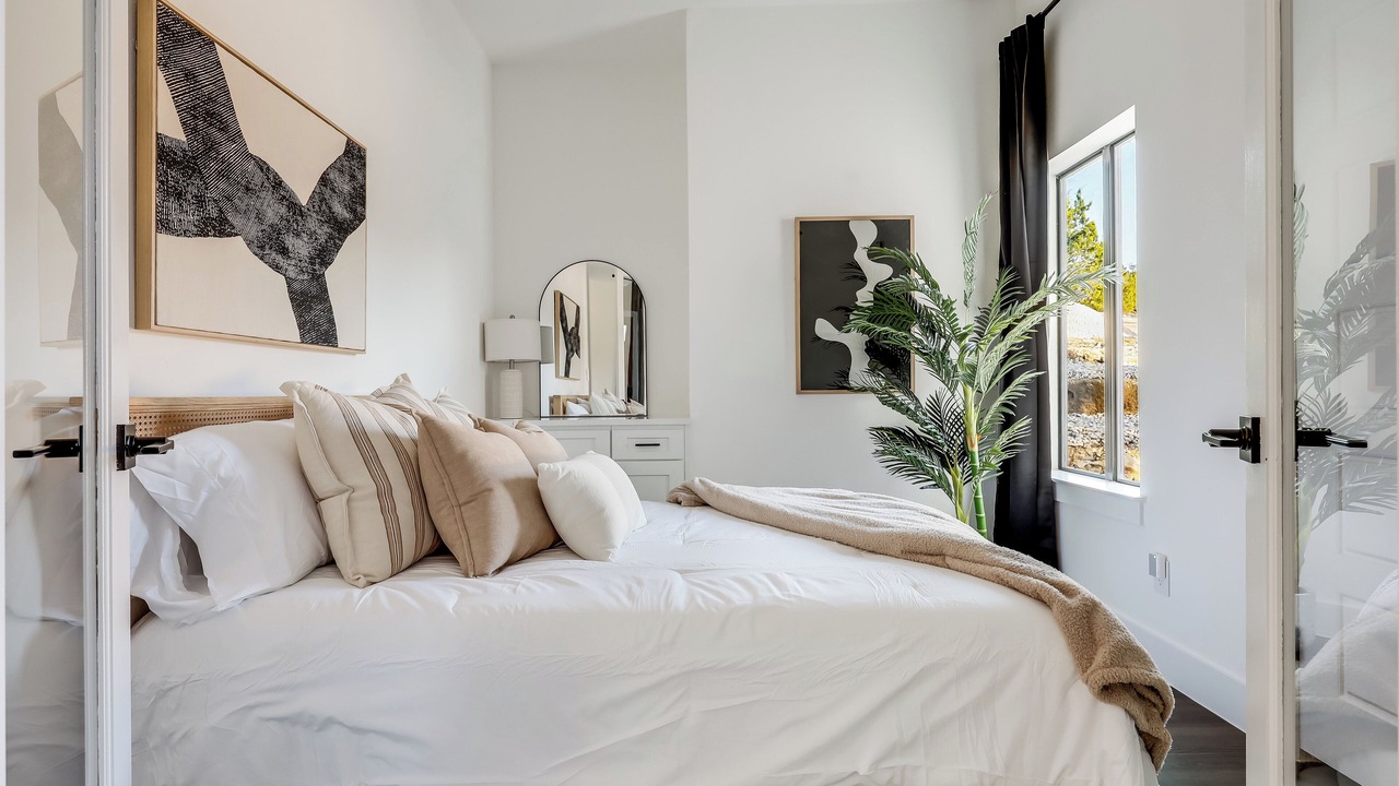 Photo of Bedroom in Highland Lake Estates