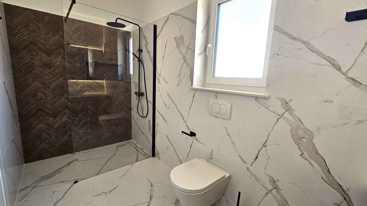 Photo of Bathroom in Kras