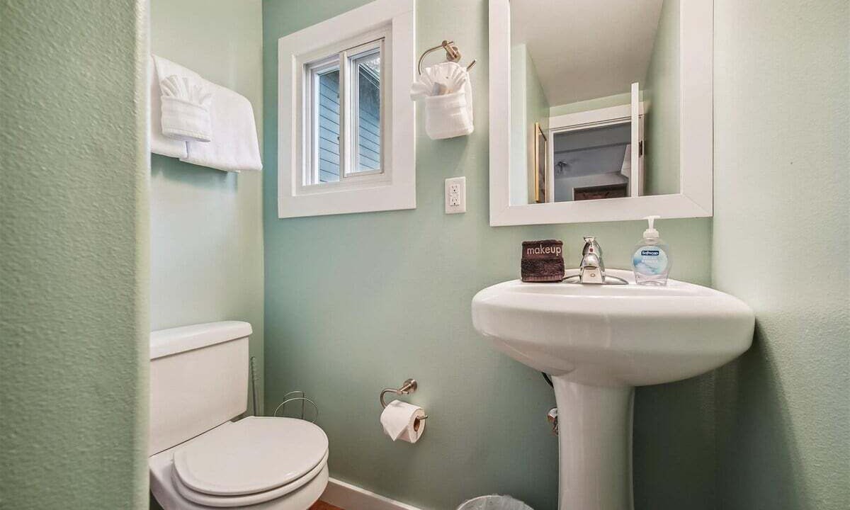 Photo of Bathroom in Tolovana Park