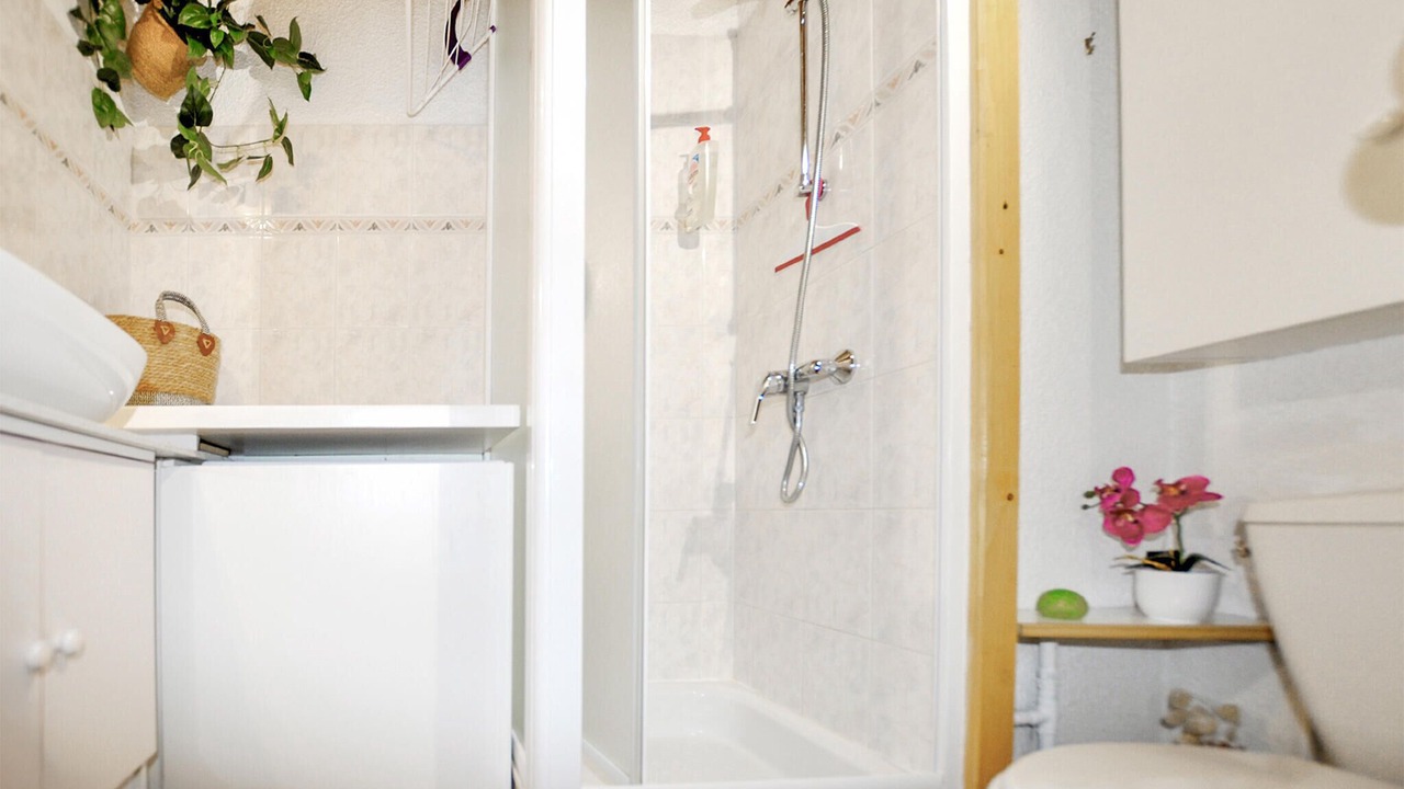 Photo of Bathroom in Pyrenees 2000