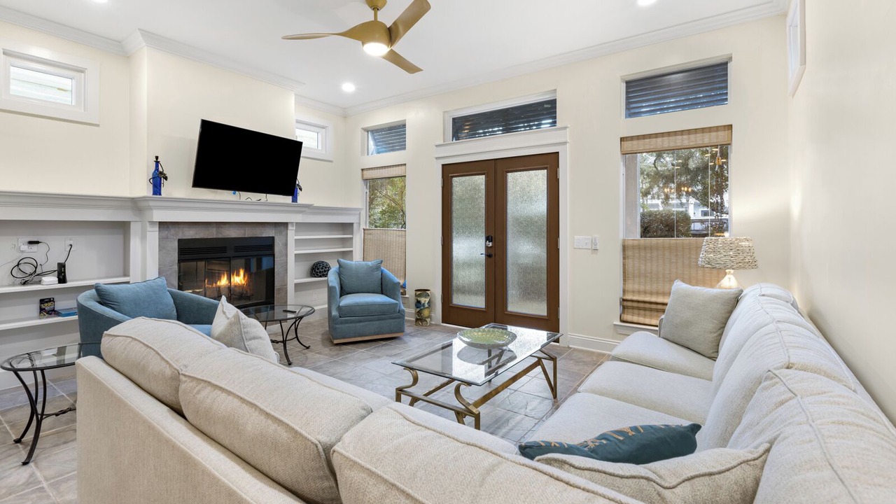 Photo of Livingroom in White's Gulfview