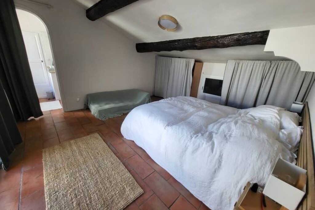 Photo of Bedroom in Pomerols