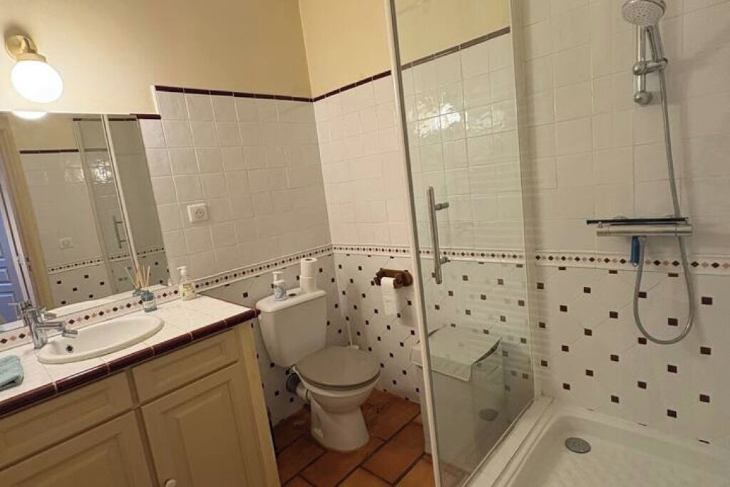 Photo of Bathroom in Pomerols