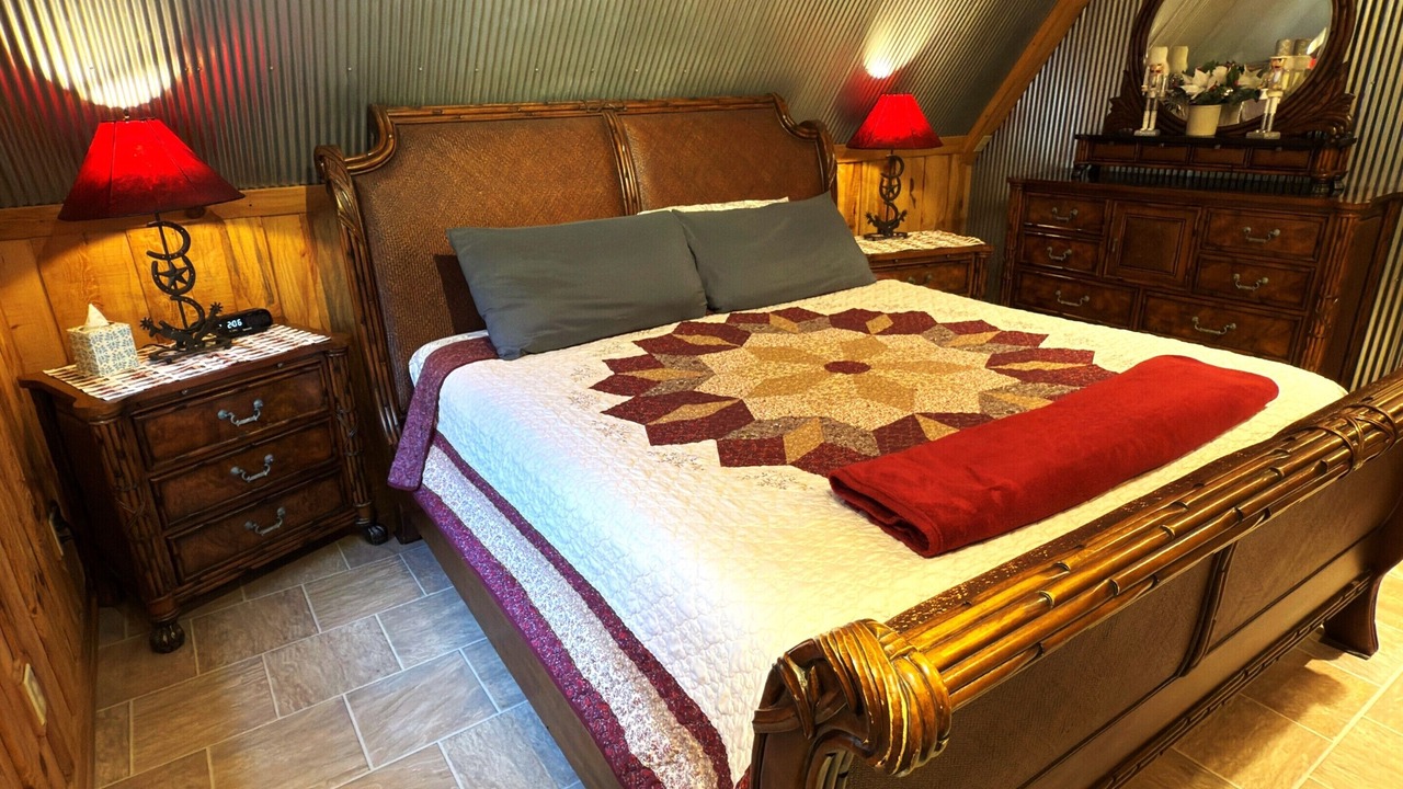 Photo of Bedroom in Laurelville
