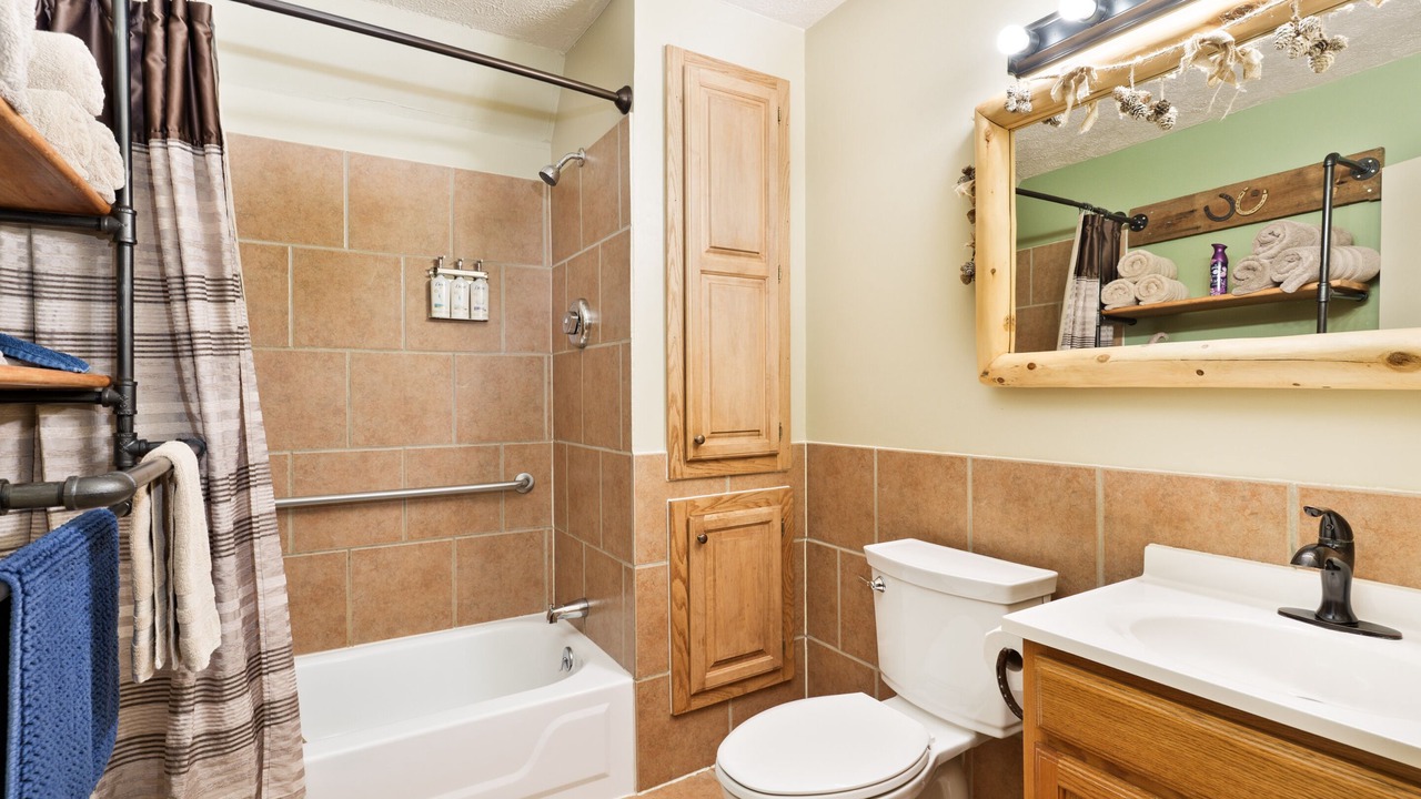Photo of Bathroom in Laurelville