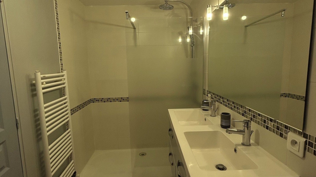 Photo of Bathroom in Nevers