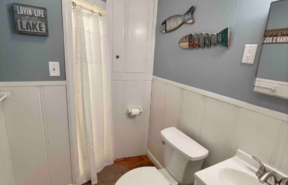 Photo of Bathroom in Bull Shoals