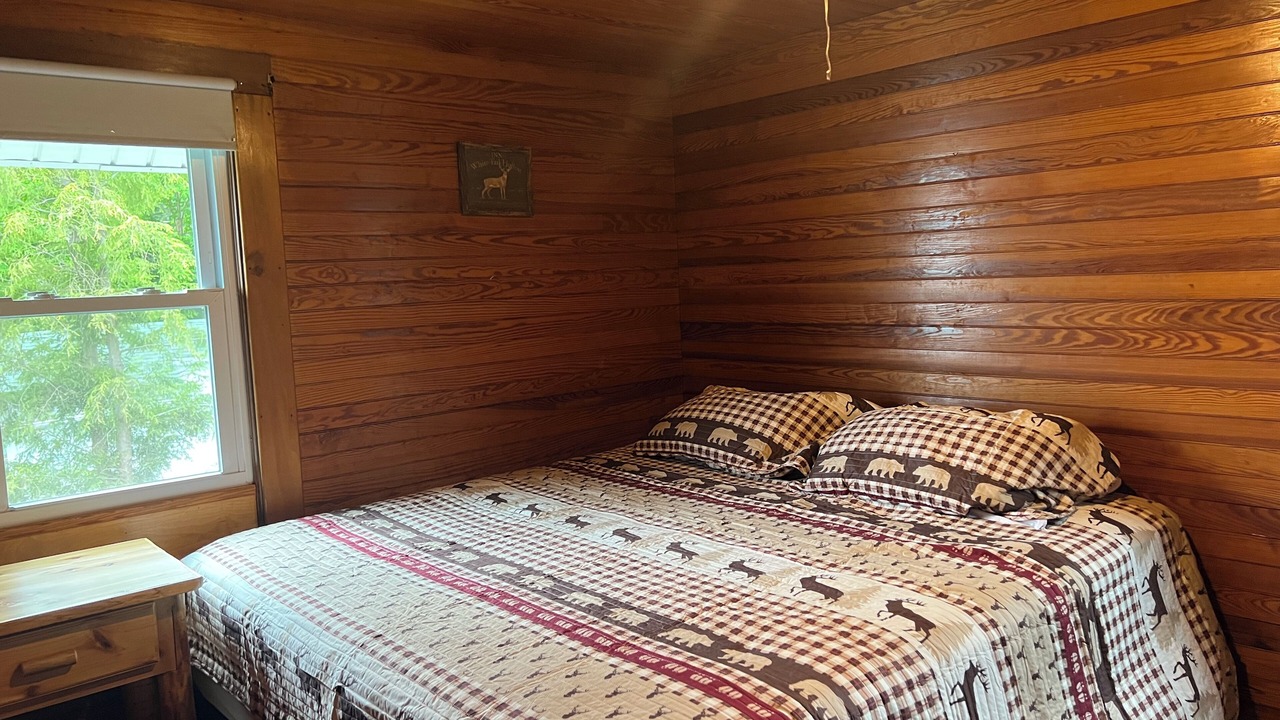 Photo of Bedroom in Town of Webb