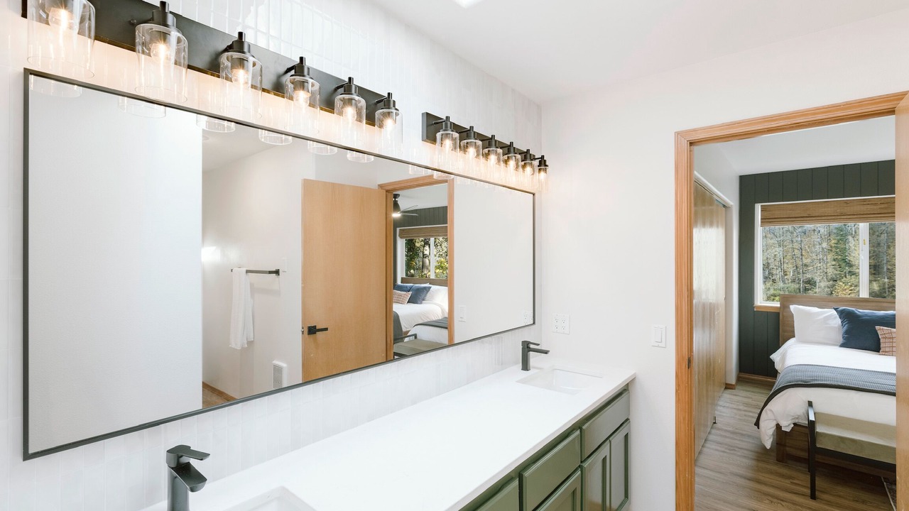Photo of Bathroom in Concrete