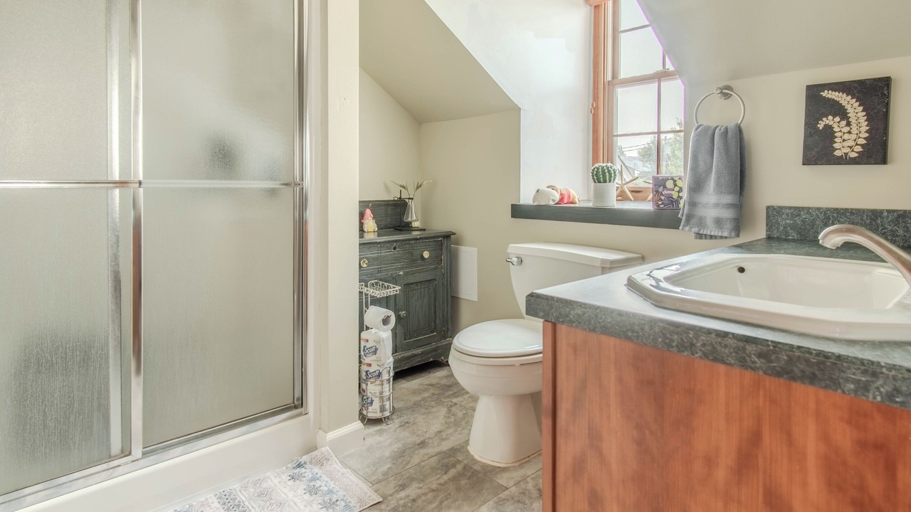 Photo of Bathroom in Town of Hounsfield