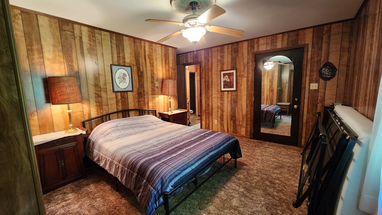 Photo of Bedroom in Oak Hill Park