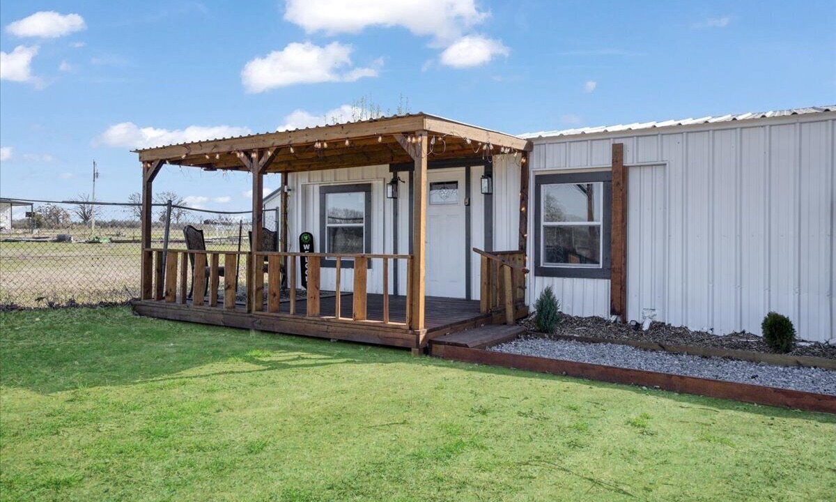 Photo of Outdoor in Calera