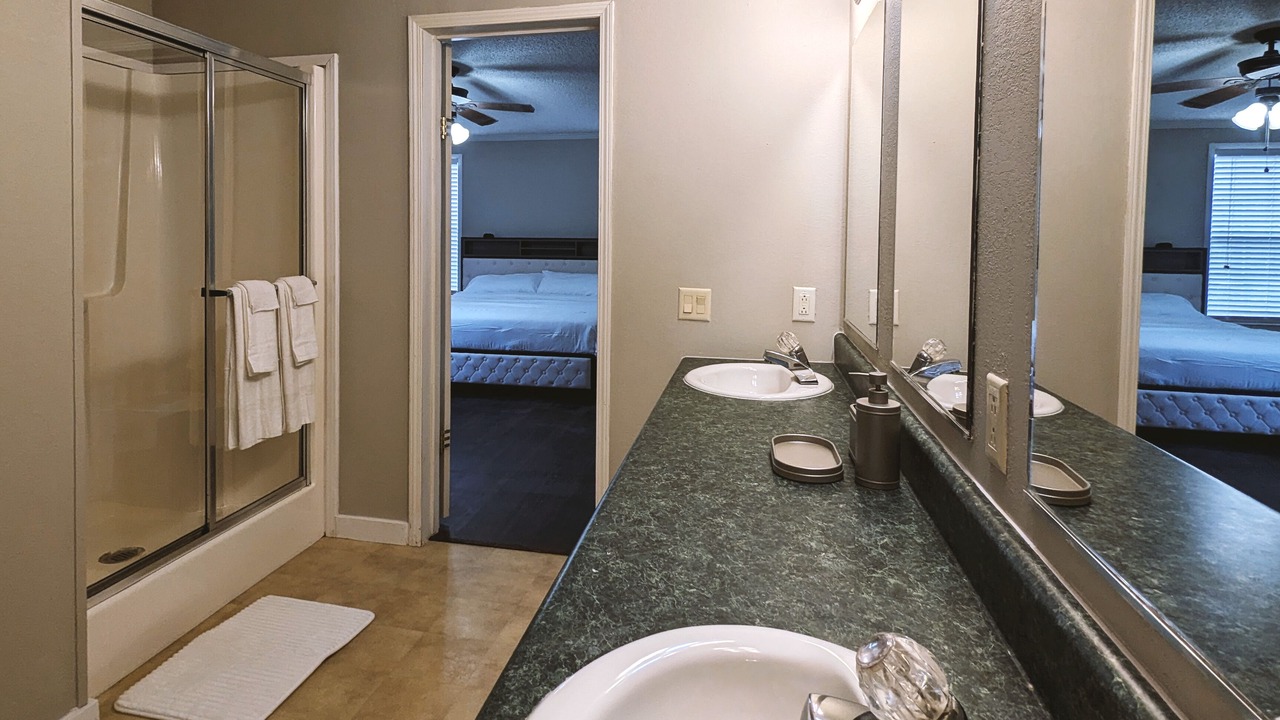 Photo of Bathroom in Mountainburg