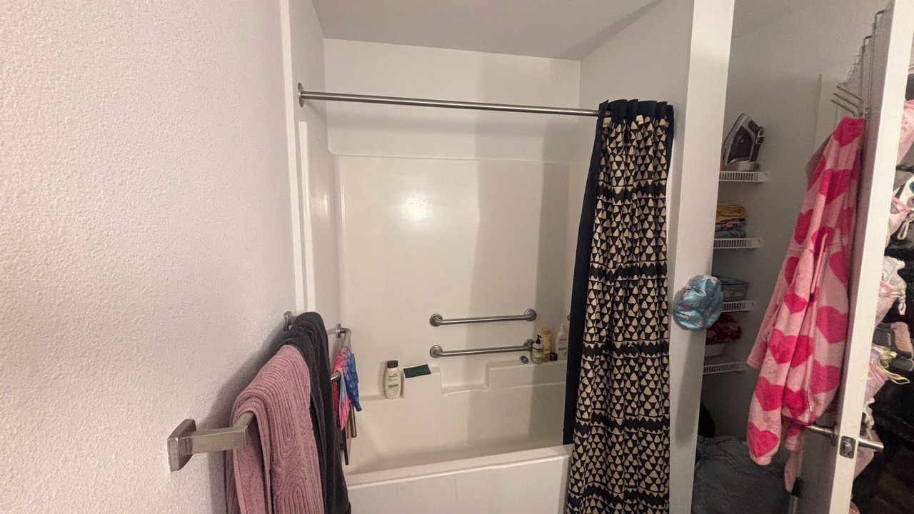 Photo of Bathroom in Squire Park