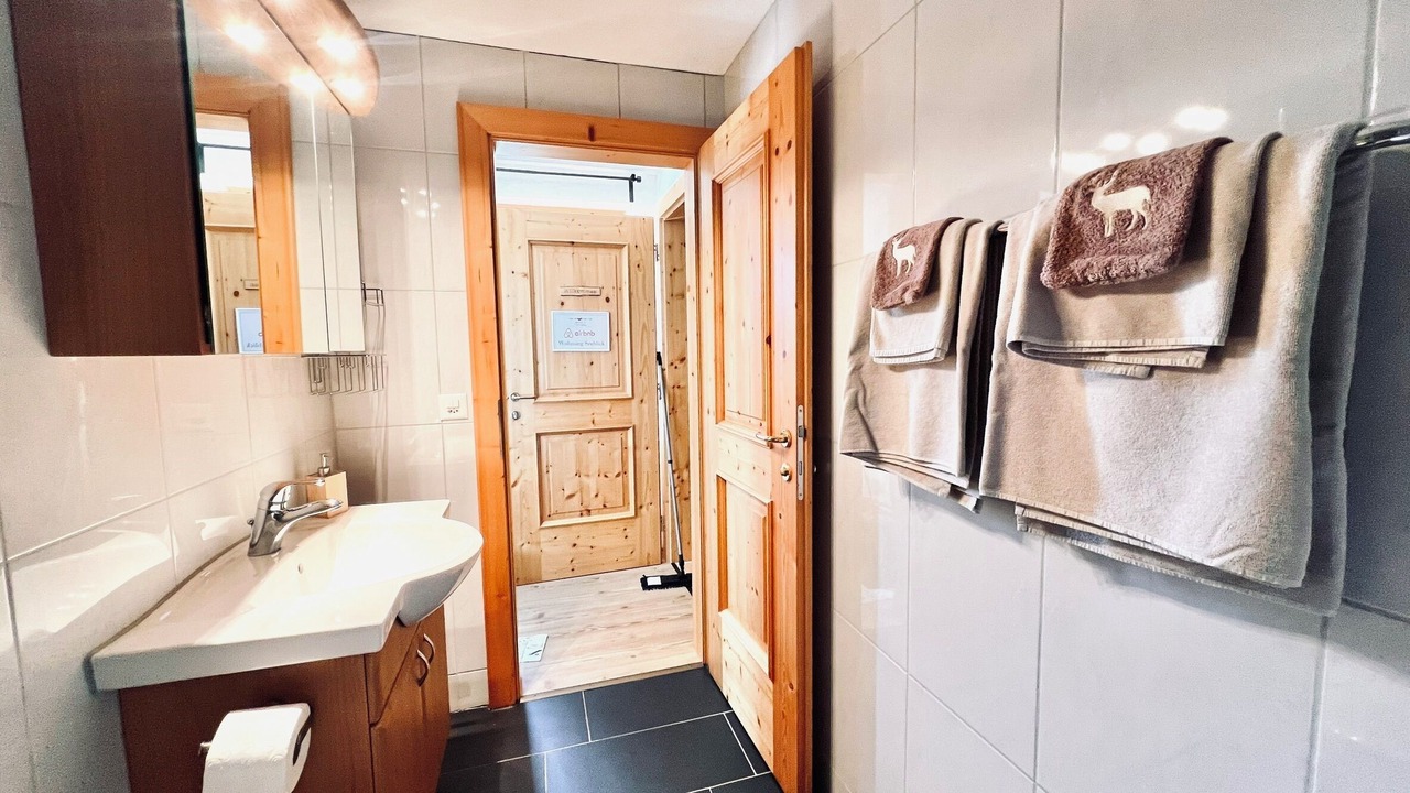 Photo of Bathroom in Goldiwil