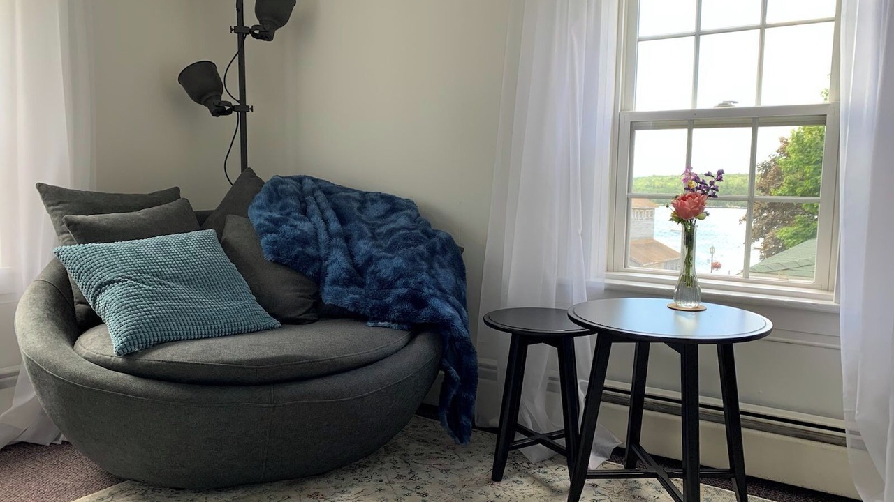 Photo of Livingroom in Shelburne
