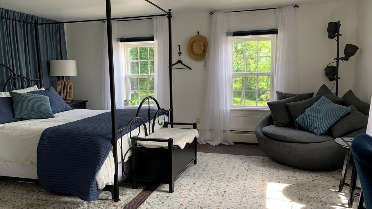 Photo of Bedroom in Shelburne