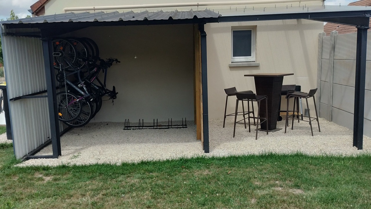 Photo of Outdoor in Dry