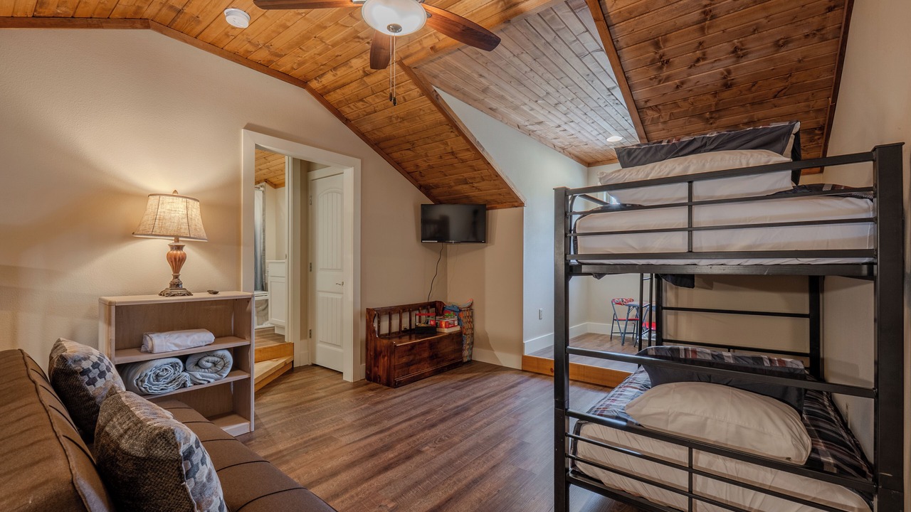 Photo of Bedroom in Branson