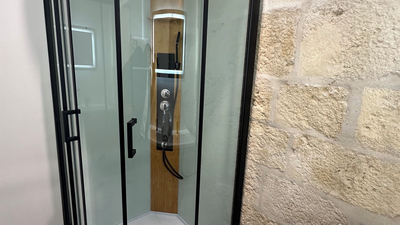 Photo of Bathroom in Centre Historique