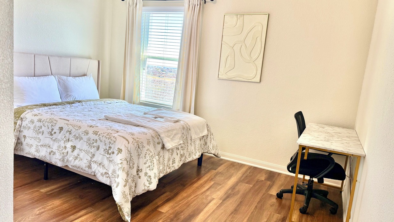 Photo of Bedroom in Manor