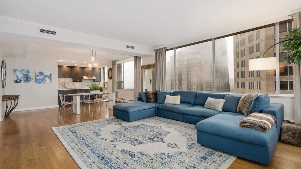 Photo of Livingroom in Downtown Chicago