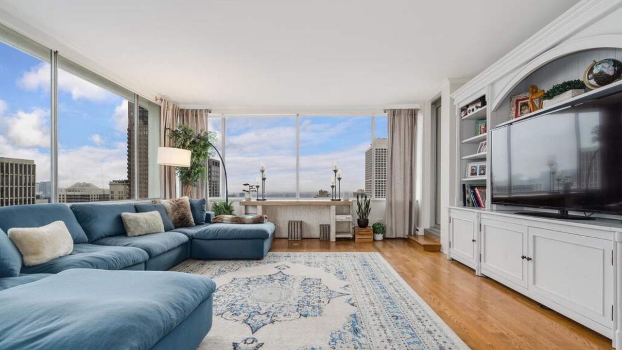 Photo of Livingroom in Downtown Chicago
