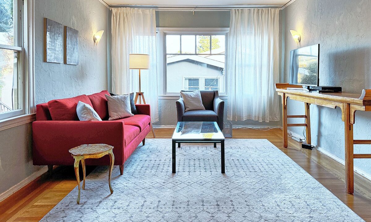 Photo of Livingroom in Upper Telegraph