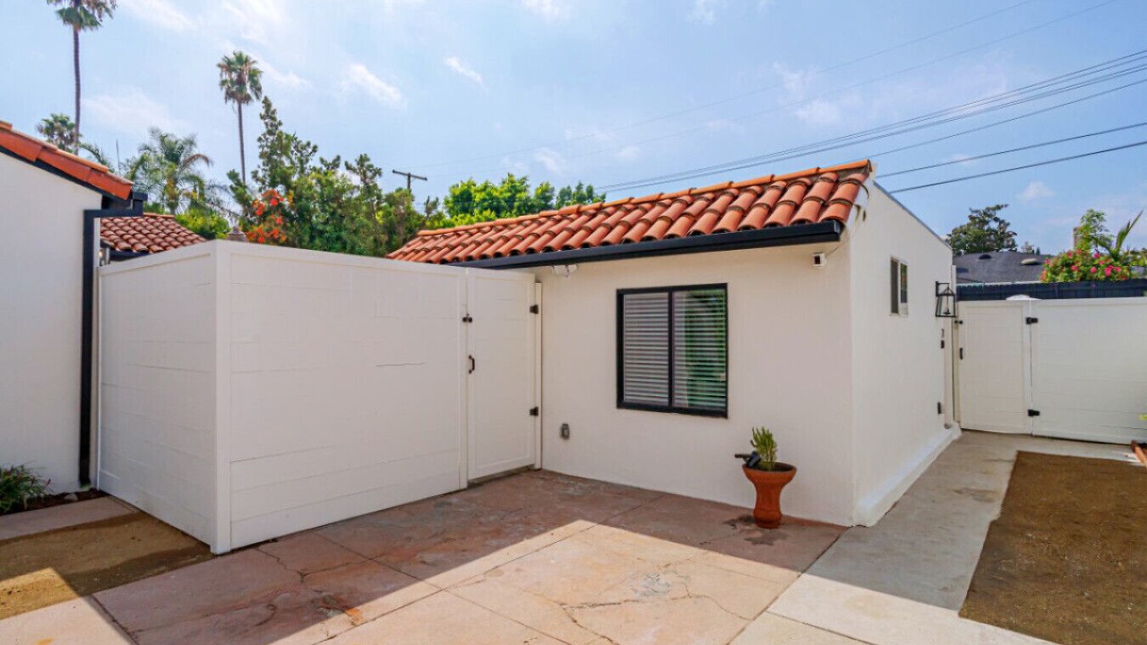 Photo of Outdoor in Valley Glen