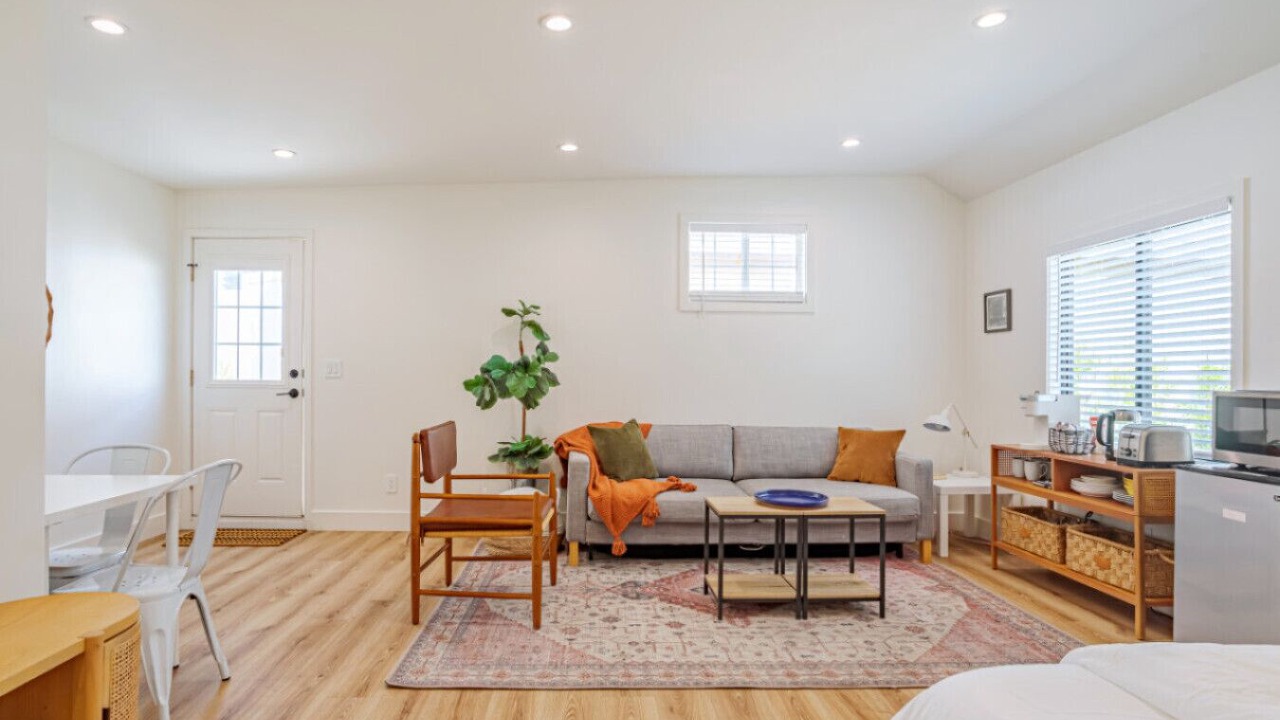 Photo of Livingroom in Valley Glen