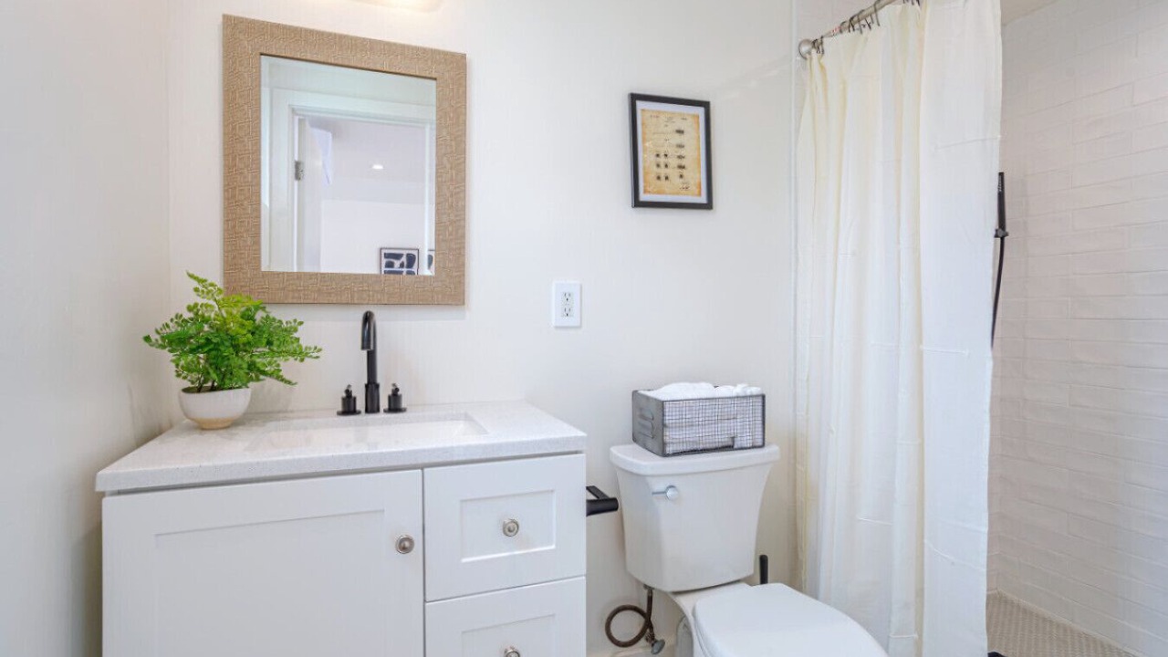 Photo of Bathroom in Valley Glen