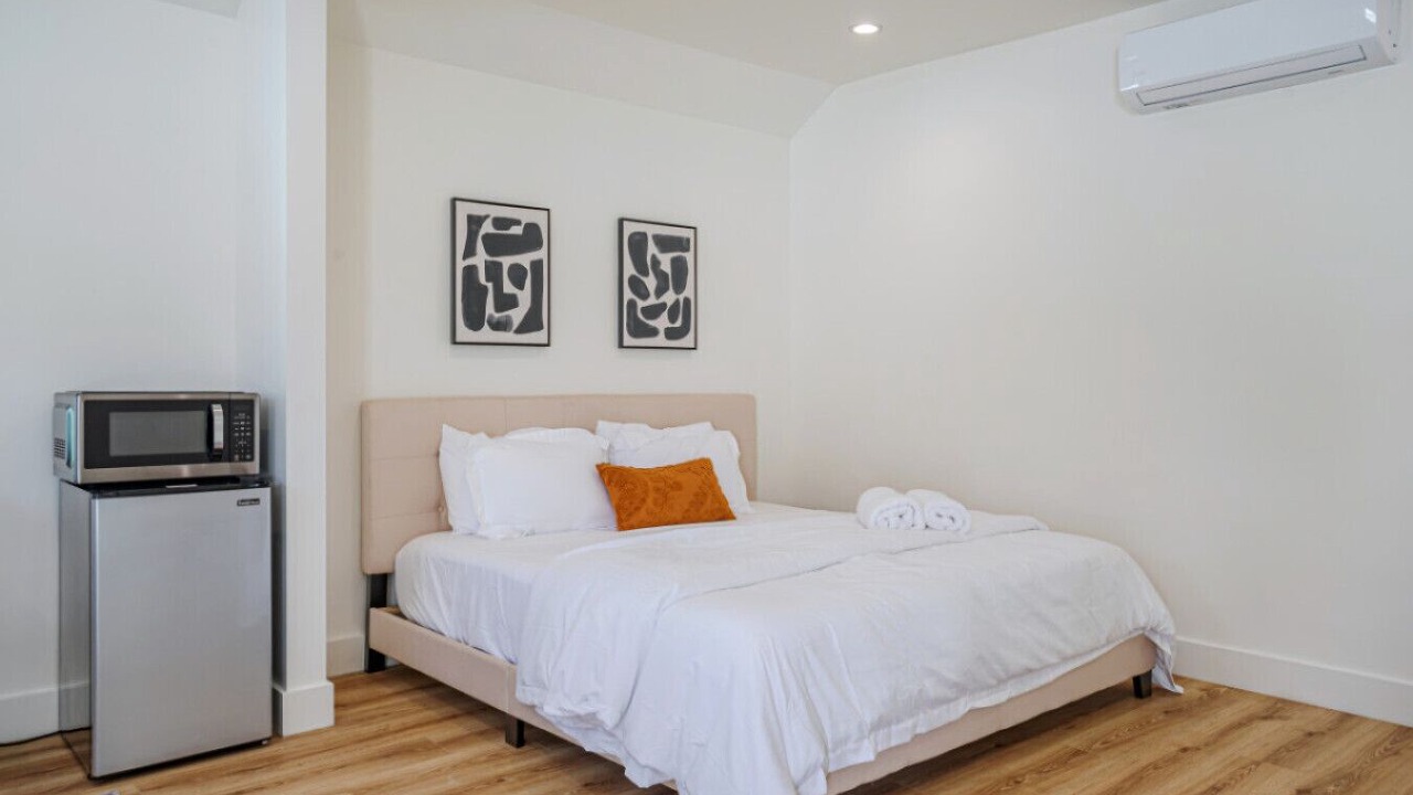 Photo of Bedroom in Valley Glen