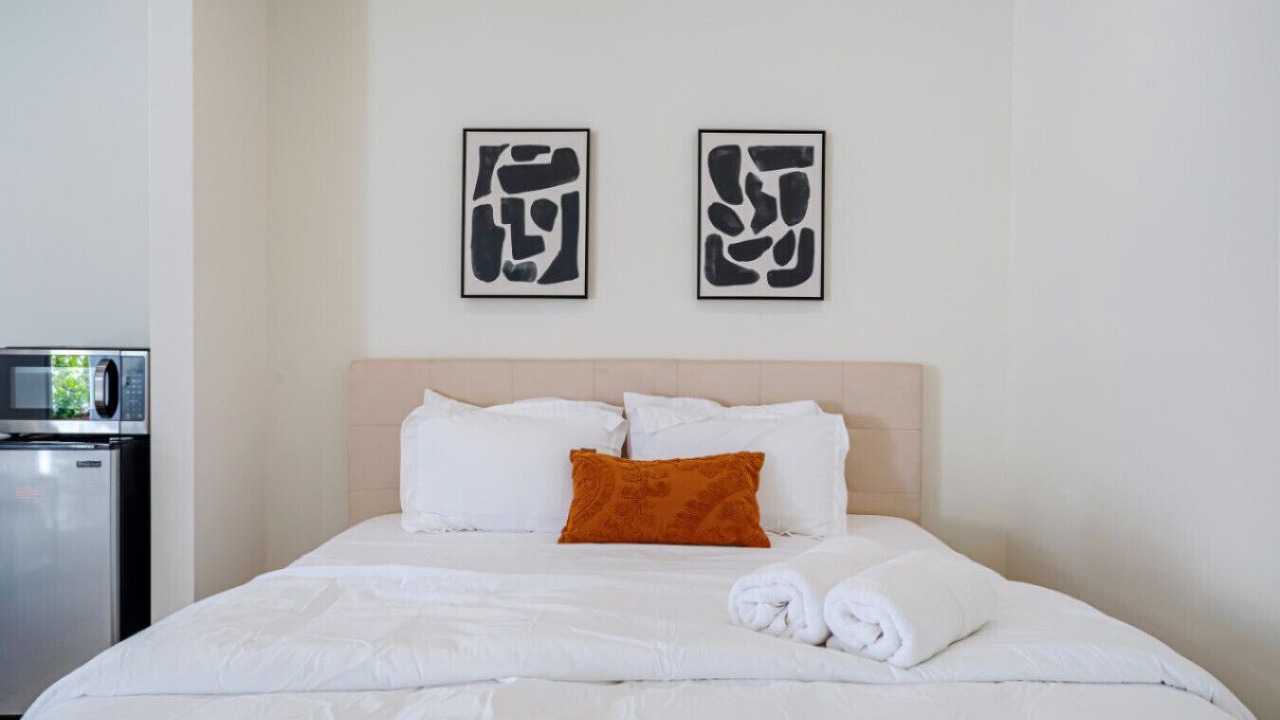 Photo of Bedroom in Valley Glen