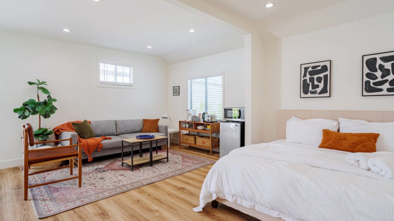 Photo of Bedroom in Valley Glen