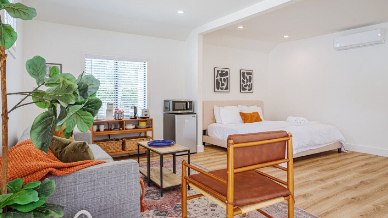Photo of Livingroom in Valley Glen