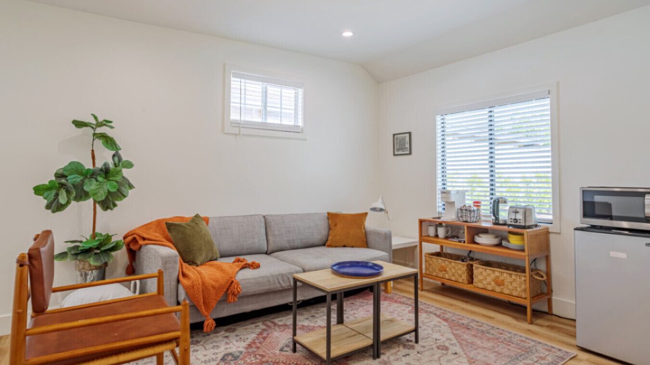 Photo of Livingroom in Valley Glen