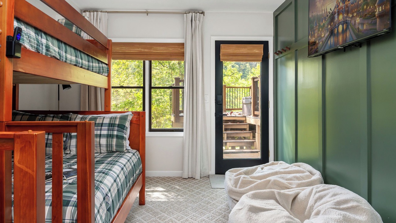 Photo of Bedroom in Burnsville