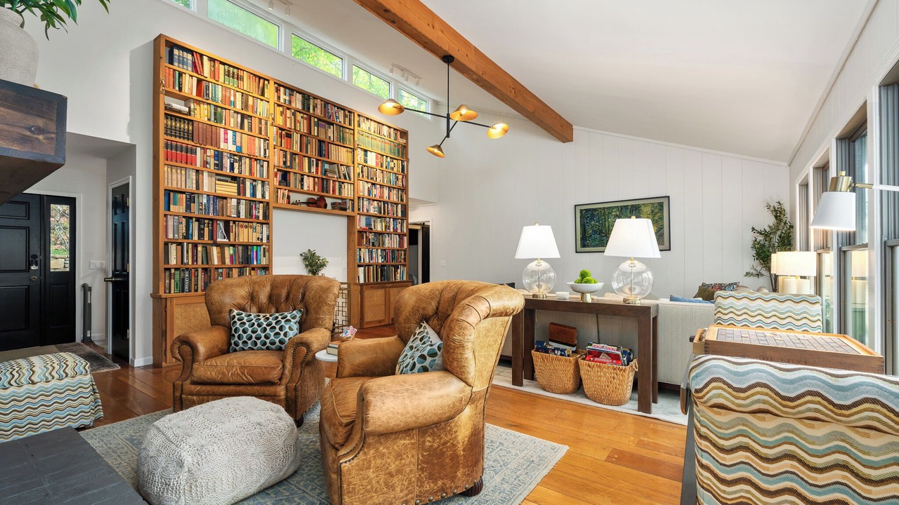 Photo of Bedroom in Burnsville