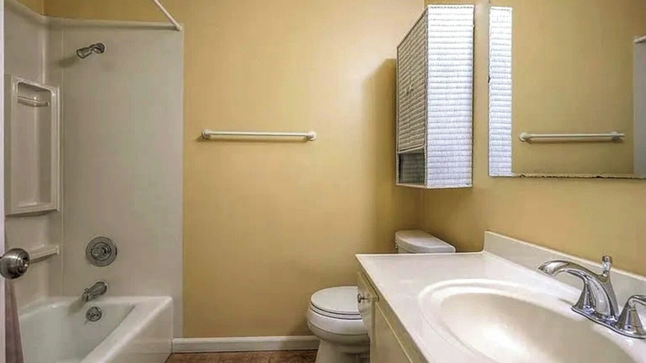 Photo of Bathroom in Lenexa