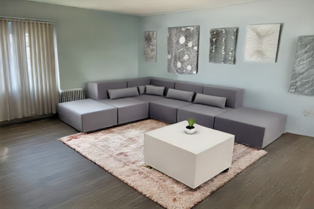Photo of Livingroom in East York