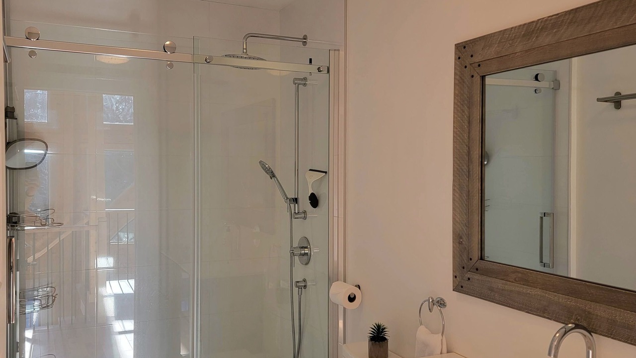 Photo of Bathroom in Lac-Superieur
