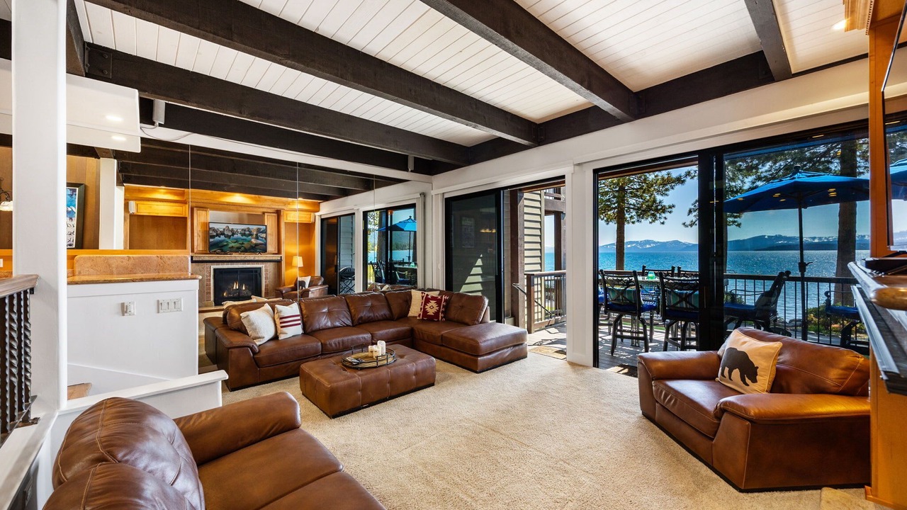 Photo of Livingroom in Brockway