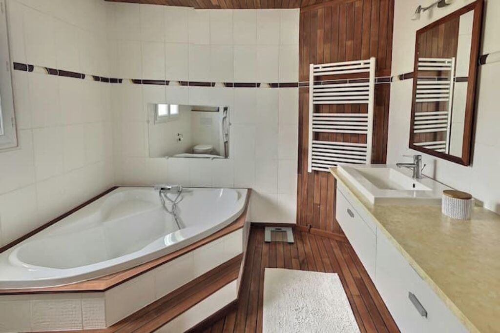 Photo of Bathroom in Vallet